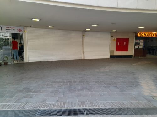 غرفه تجاری متروی میدان ولیعصر جنب ارایشگاه مردانه
